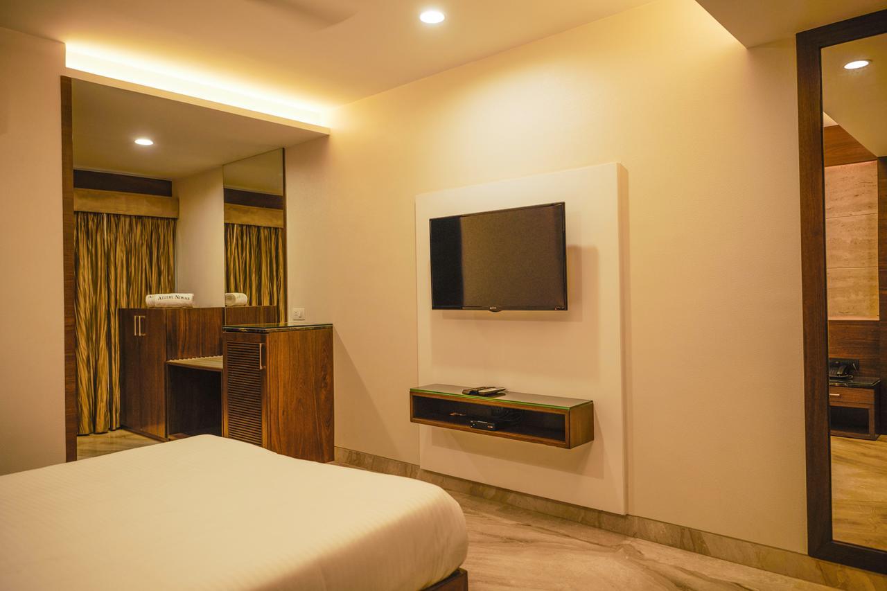 The Atithi Niwas Hotel Indore Esterno foto
