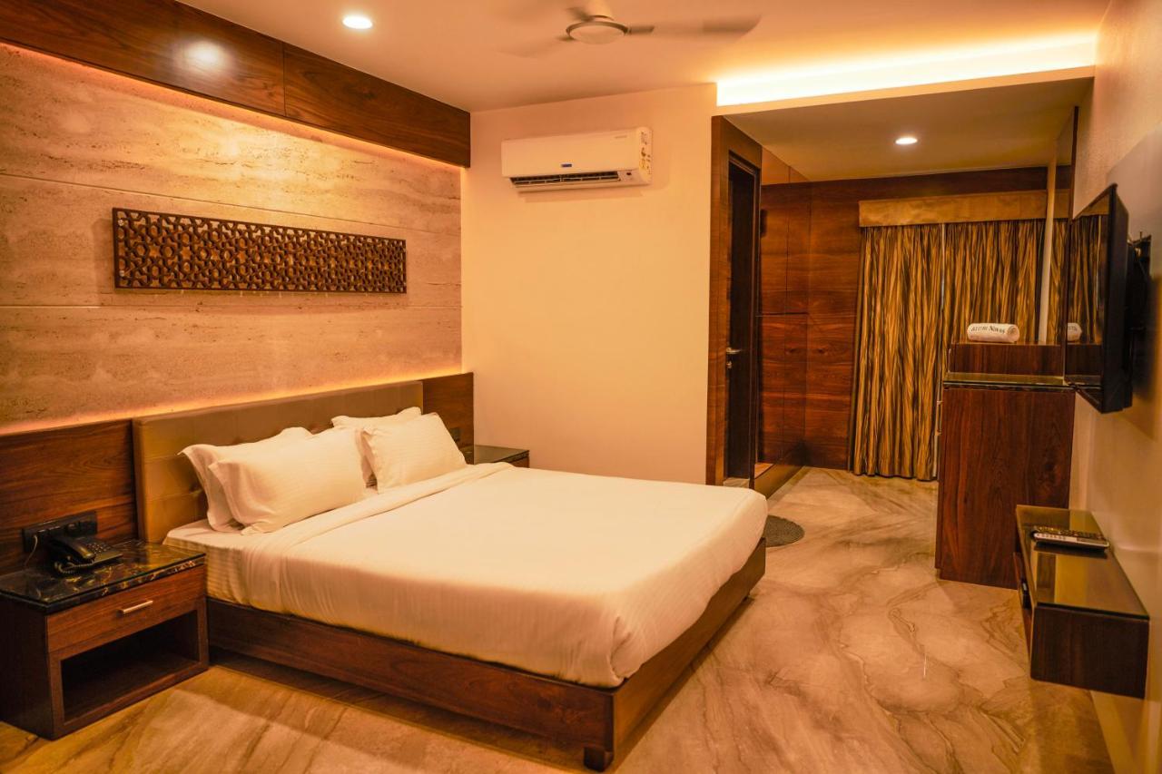 The Atithi Niwas Hotel Indore Esterno foto