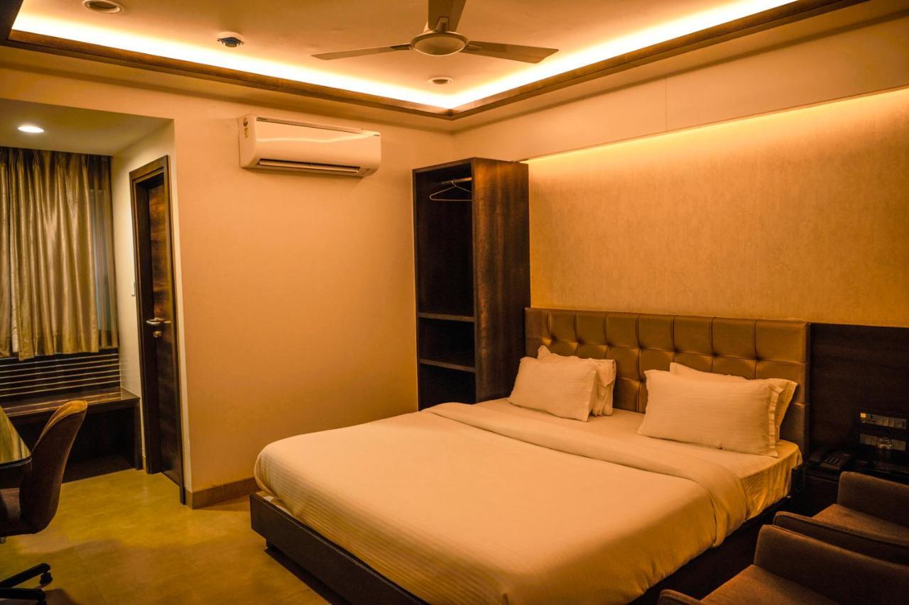 The Atithi Niwas Hotel Indore Esterno foto