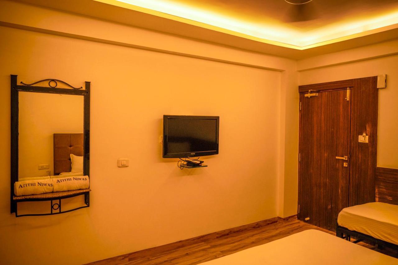The Atithi Niwas Hotel Indore Esterno foto